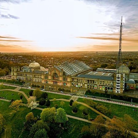 Entire Apartment Alexandra Palace, Londyn Zewnętrze zdjęcie